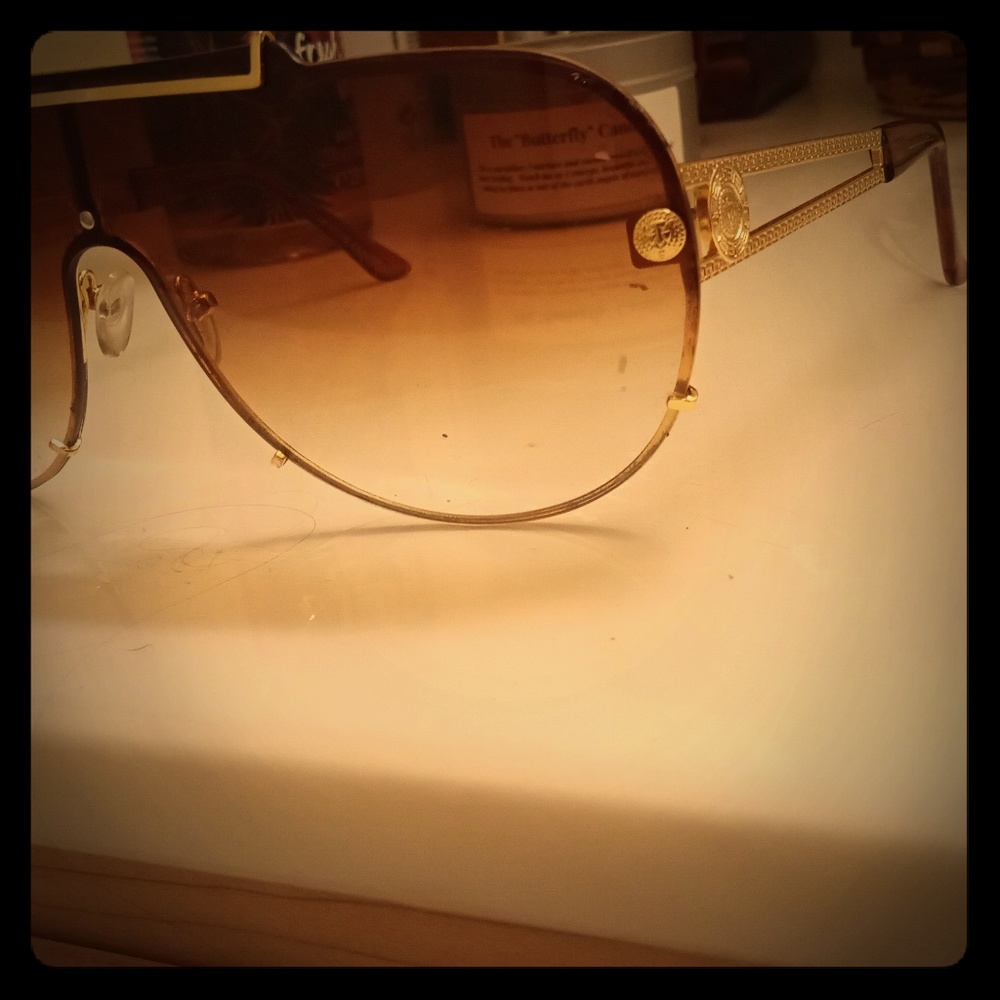 2019 Versace aviators